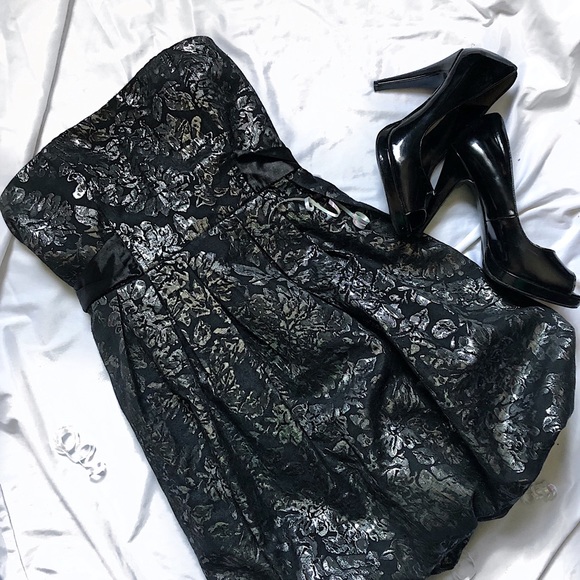 Forever 21 Dresses & Skirts - ⬇️$32| Forever 21 Strapless Black and Silver Dress